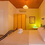 Sotiris Apartmanhotel 2*