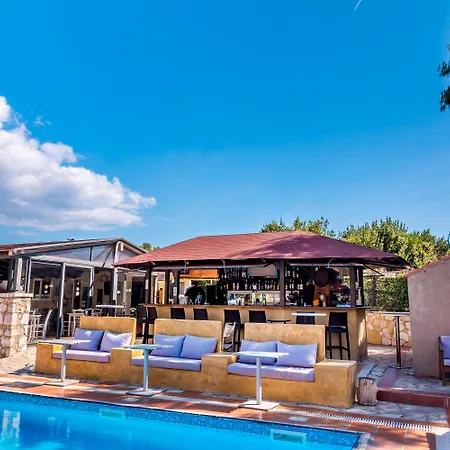 Aparthotel Sotiris